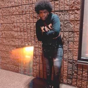 Meet your Posher, Taron